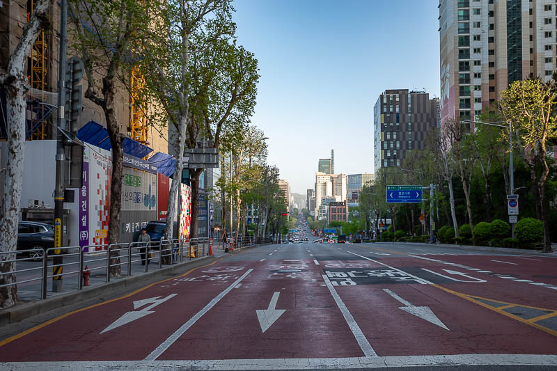 Korea-Seoul-COEX - I walked there and back of course, at dusk. Big wide streets, nice cool weather. Blue skies have arrived again after the grey clouds earlier today.