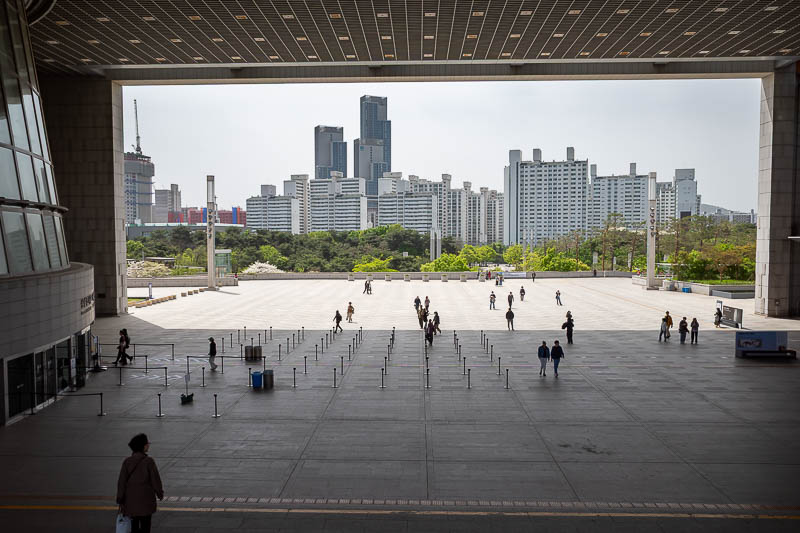 Korea-Seoul-Museum - I completely explored the entire outside of the building before going in.
