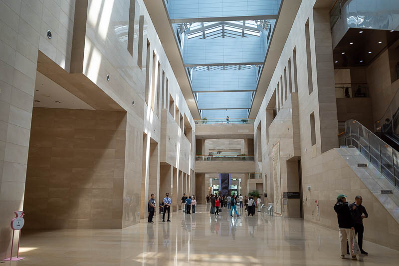Korea-Seoul-Museum - The interior is pleasingly monolithic.