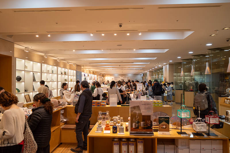 Korea-Seoul-Museum - And just as I expected, much busier than anywhere in the museum itself, people buying museum themed k-pop souvenirs from the museum shop. Peak Korea. 