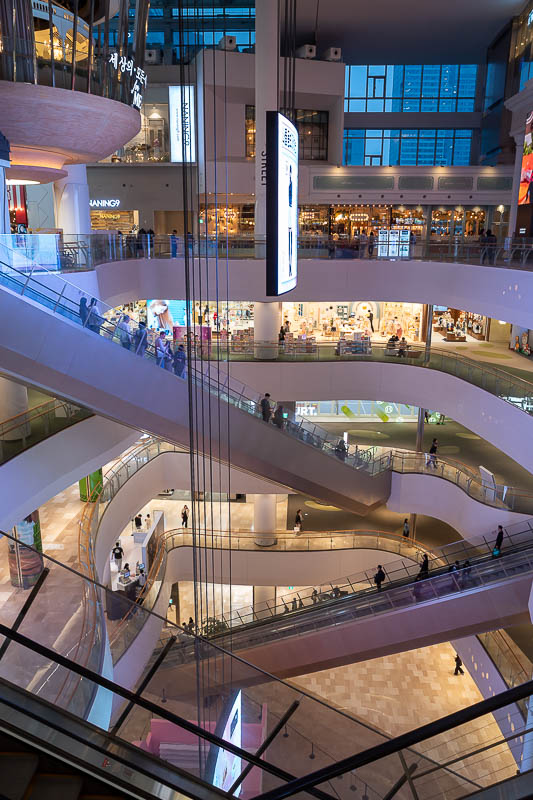 Korea-Seoul-Jamsil - It is a huge mall. 2 malls in 2 nights. No mall tomorrow night.