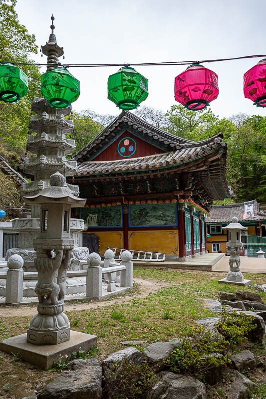 Korea-Seoul-Namhansanseong-Fortress - First temple of the day. Again with the plastic lanterns.