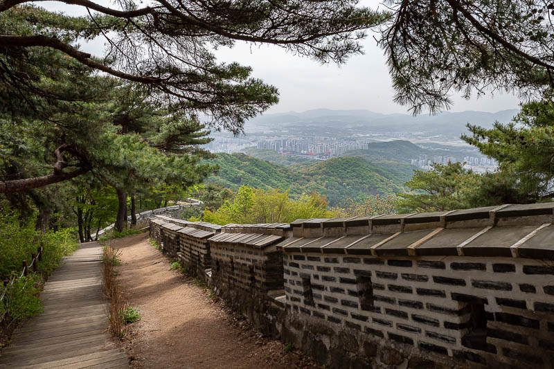Korea-Seoul-Namhansanseong-Fortress - Downhill for the rest of the way now.