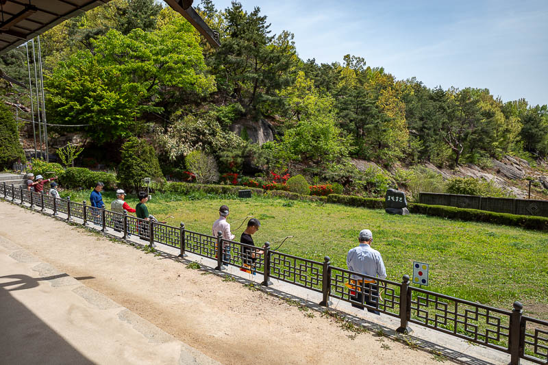 Korea-Seoul-Inwangsan-Market - Because yes, the shrine looks over this archery area. I did not take a very well angled photo, they are shooting at targets about 100m away, over some