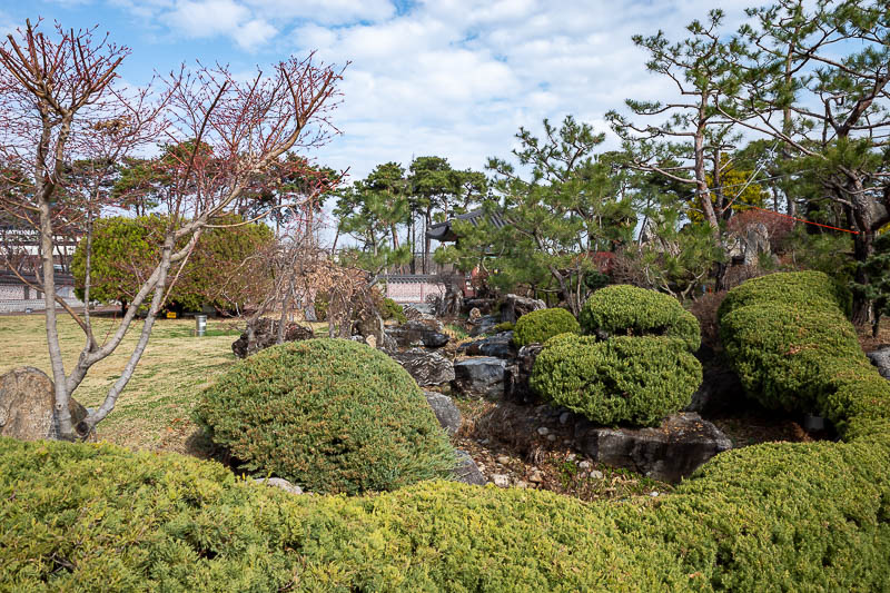 Korea-Seoul-Museum-Fortress - The gardens around it are quite nice.