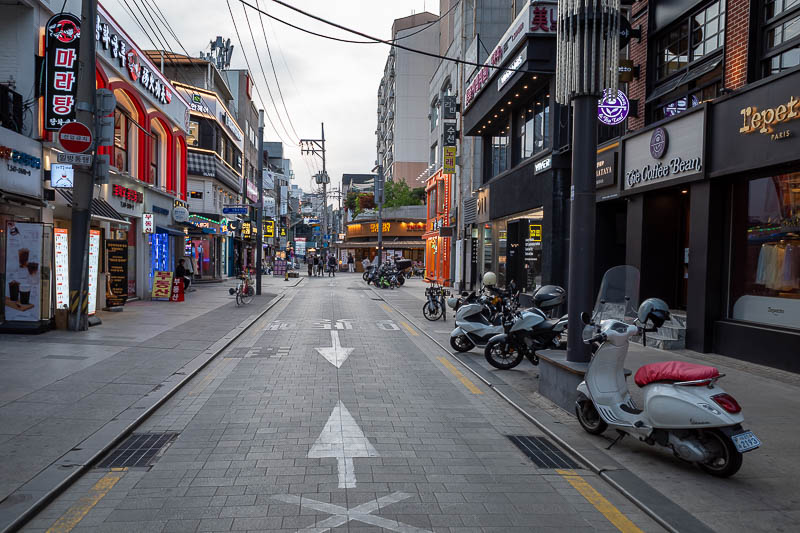 Korea-Seoul-Apgujeong-Rodeo - I looped my way back through the rodeo and roped a couple of steers.