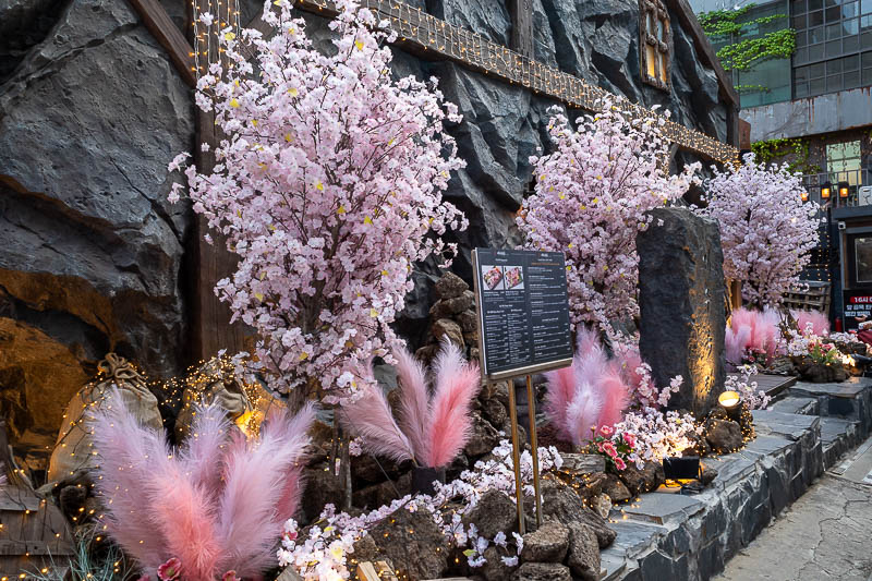 Korea-Seoul-Apgujeong-Rodeo - Next dinner option, too pink and fluffy, even for me.