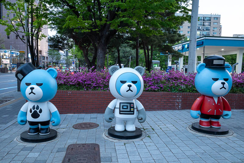 Korea-Seoul-Apgujeong-Rodeo - Do not mess with these guys.