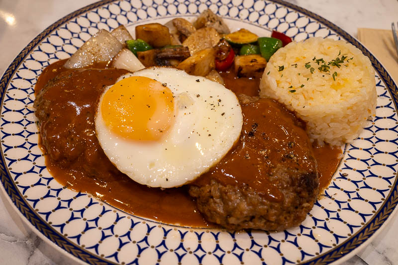 Korea-Seoul-Apgujeong-Rodeo - And finally, for my last supper, hamburg steak. Cheap options in Garosu-gil were not plentiful, but I managed to find one under $10. Tomorrow is a fly