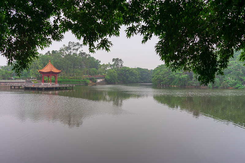 China-Guangzhou-Rain-Lotus Hill - Here is a rather disappointing lake. Not raining yet, I thought it might be a short visit, nothing to see.