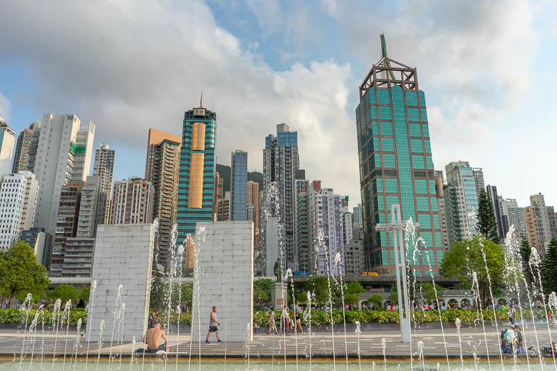 Hong Kong-Central-Architecture - Along the waterfront
