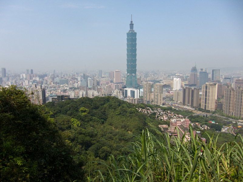lists - The elephant mountain is a very popular hiking spot in Taipei for two reasons - 1. It is easily accessible from the red subway line. 2. It has great v