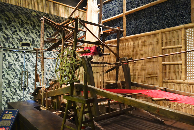 China-Chengdu-Sichuan Museum-Culture Park - This is a brocade weaving setup. Theres an entirely separate brocade museum somewhere nearby, if thats your thing.