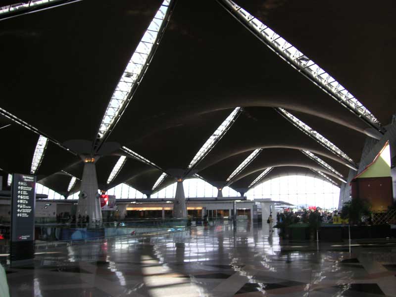 South East Asia December 2005 - Another shot of the check in hall, its hard to convey its size..