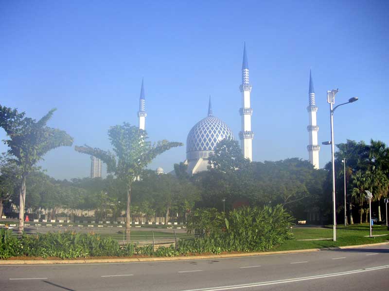 South East Asia December 2005 - Sultan Salahuddin Mosque