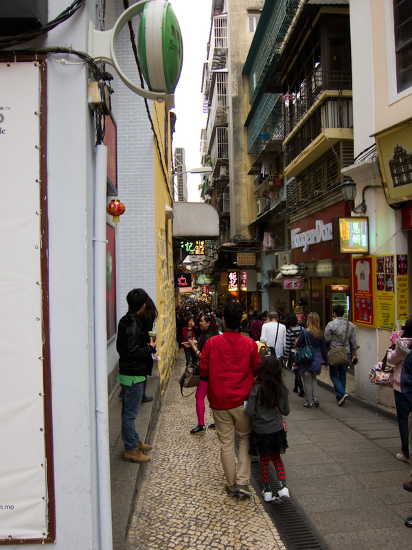 Macau-Casino-Ferry - School let out and a million people descened on this little shopping street all of a sudden.