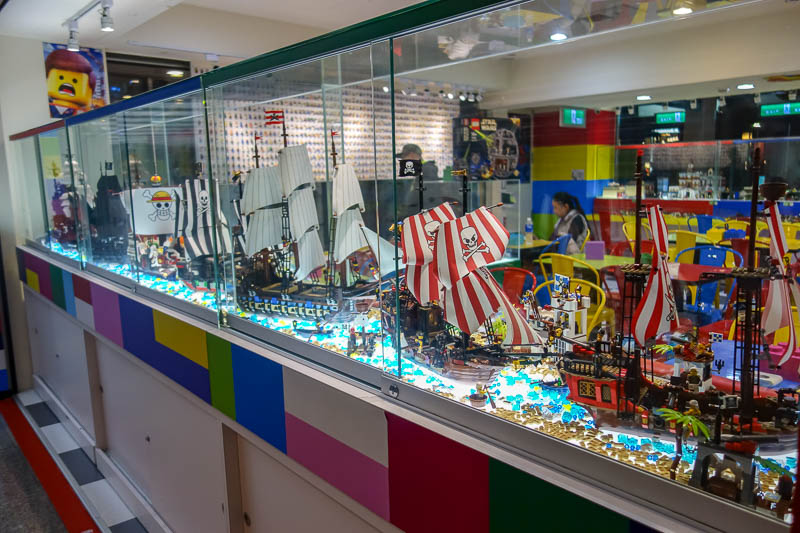 A full lap of Taiwan in March 2017 - Nearby the arena is a Lego cafe. The greatest idea ever. They sell drinks, cakes, and have a huge amount of Lego to use. You can also buy Lego. I woul