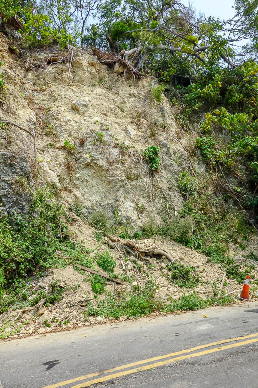 A full lap of Taiwan in March 2017 - Evidence of landslide. I noticed the road was quite badly cracked in places. Cracks wide enough for your foot to go down.
