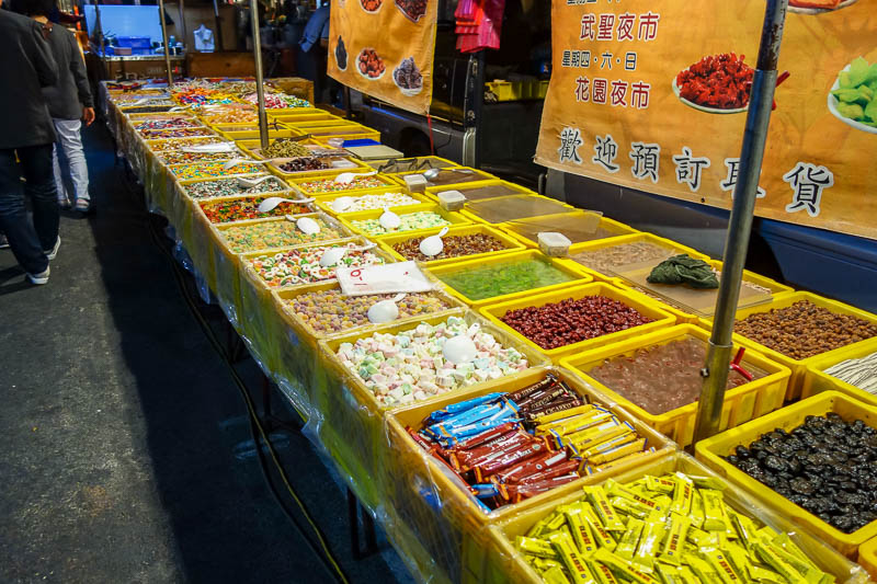 Taiwan-Tainan-Night Market-Flower Market - You can also make yourself up a bag of mixed lollies, now with added night market flavour.