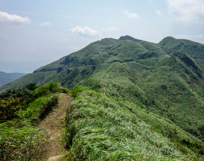 Taiwan-Jiufen-Hiking-Teapot Mountain - The worst of the wind was over, just this easy bit of path back to the road.