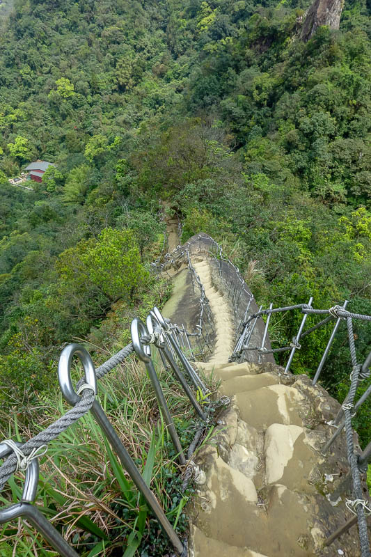 Taiwan-Pingxi-Hiking-Climbing - Now I just had to get back down. You can only do it by going down backwards. Maintain 3 points of contact at all times.