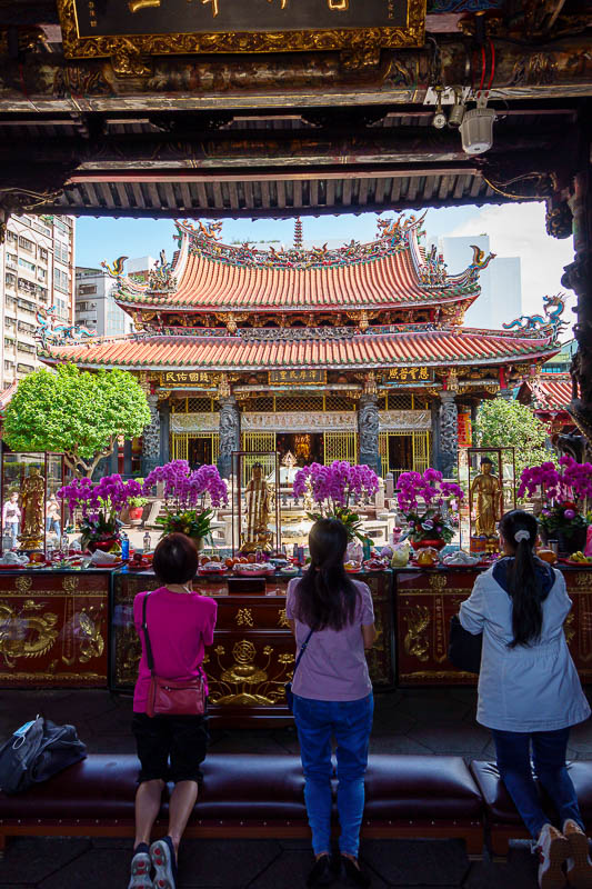 Taiwan for the 5th time - April and May 2023 - Filming seems to be fine inside Taiwanese temples, even during the actual prayer lead by satanic looking monks in black robes and pope hats who are in