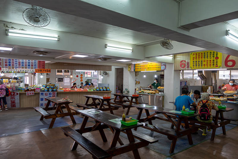 Taiwan-Yilan-Hiking-Caoling Trail-Hiking - Under the temple is a food court! Stinky tofu time!