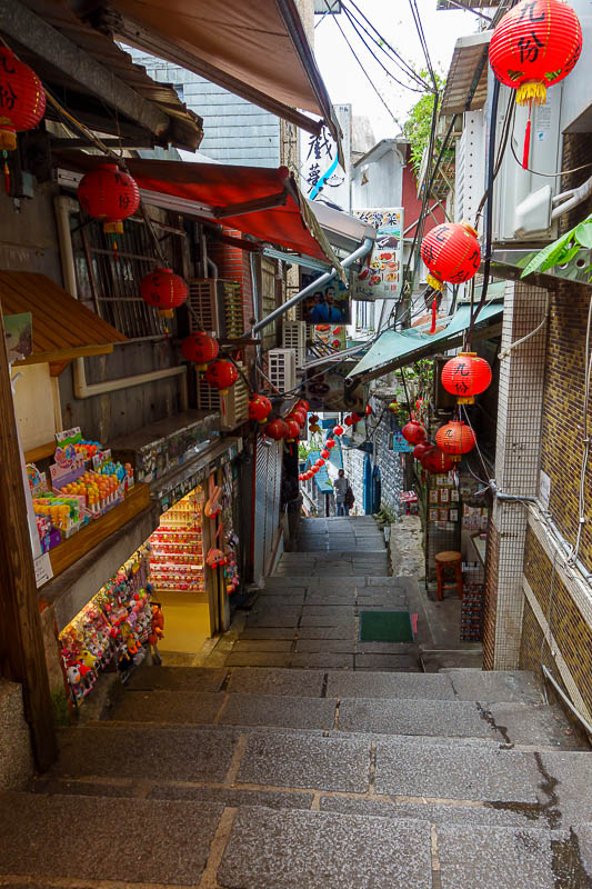 Taiwan-Keelung-Houtong-Jiufen-Hiking - A bit more twisted alleyway streets straight out of a tourist brochure.