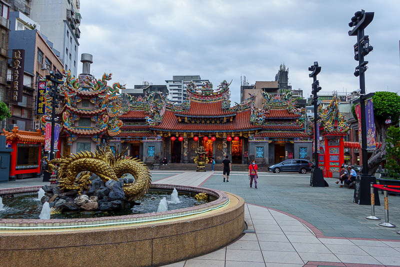 Taiwan for the 5th time - April and May 2023 - At the end of the main street is the main temple. Getting to it is difficult, as it is an island with a road around it. There are pedestrian crossings
