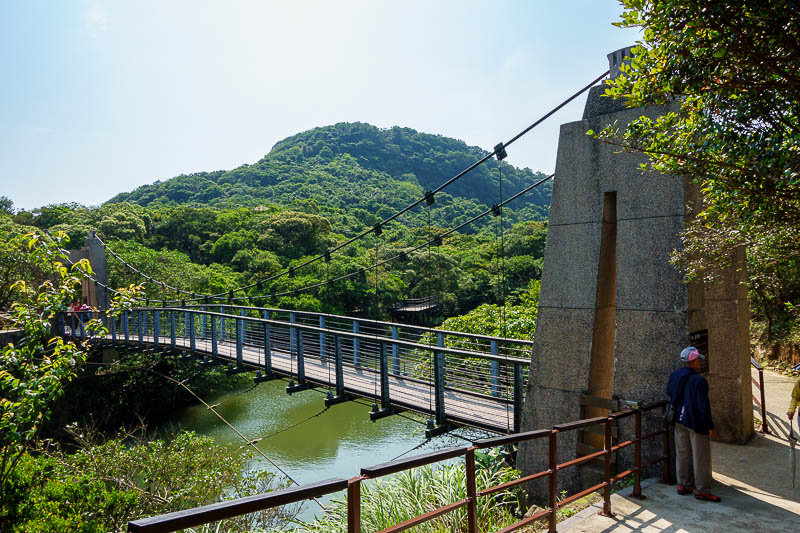 Taiwan-Keelung-Lovers lake-Danwulun Fort - A very bouncy suspension bridge. A lady doing Tai Chi here was keen to tell me about how she had visited America to see her sister. Thanks for that.