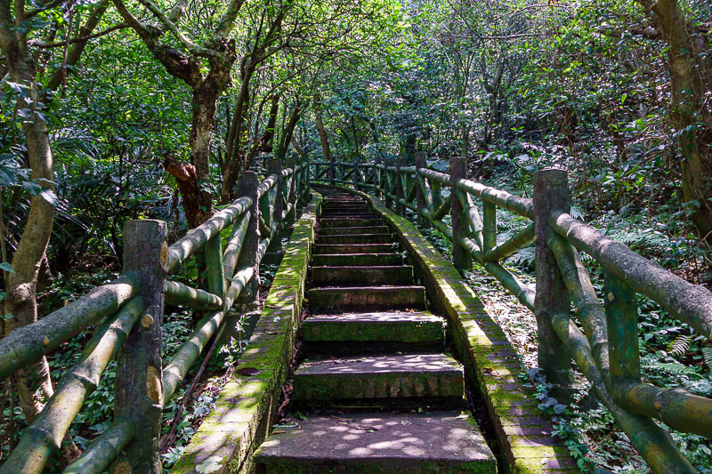 Taiwan-Keelung-Lovers lake-Danwulun Fort - The paths today around the lake and up to the fort were all top quality old person friendly.