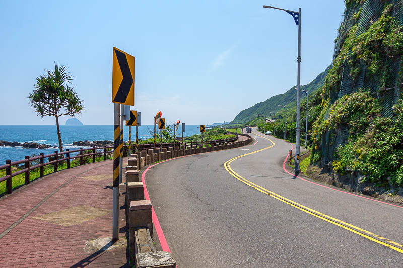 Taiwan for the 5th time - April and May 2023 - It is a long way around the coast back to Keelung, but there is a footpath, so that was refreshing.