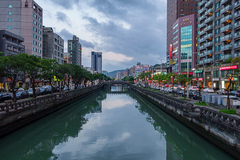 Taiwan for the 5th time - April and May 2023 - Next I discovered that the canal near my hotel goes around a 45 degree bend and keeps going for miles. This became a newer part of the city, with a fe