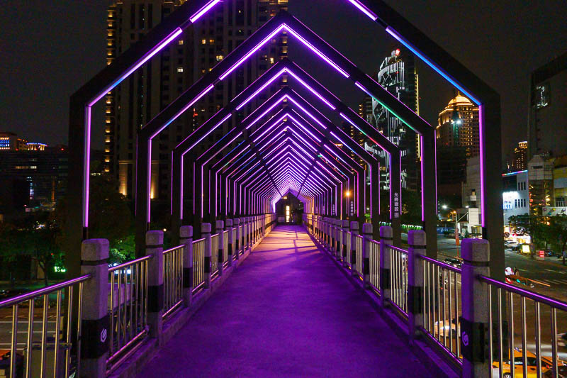 Taiwan-Taichung-Food-Beef - I love road overpasses, not only can I take photos from them, here I can take photos of them, thanks to some purple LED lights.