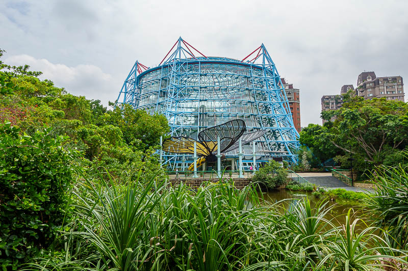Taiwan-Taichung-Museum-Garden - What is this magnificent building with a giant butterfly guarding it?