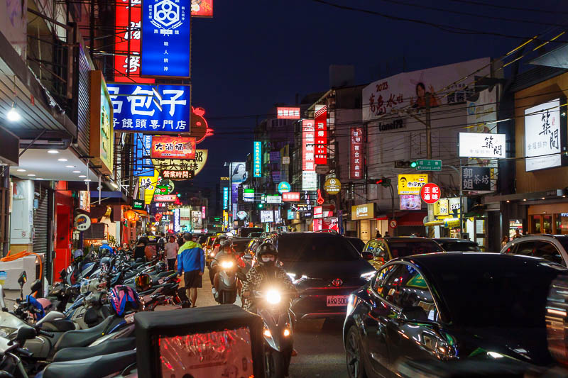 Taiwan-Taichung-Night Market - The trendy bit