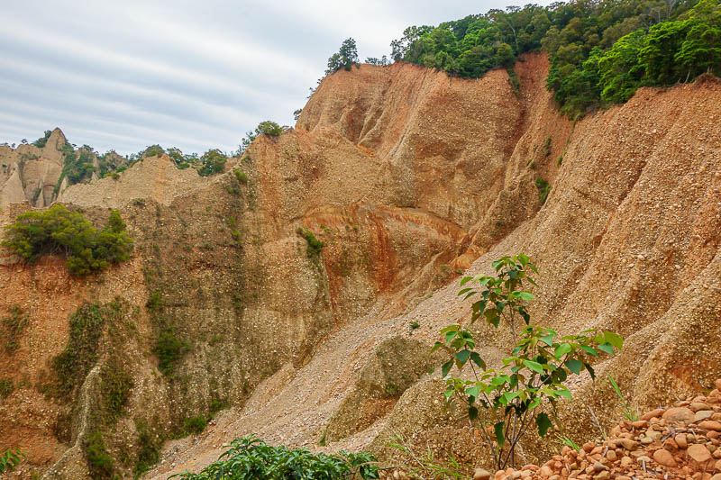 Taiwan-Taichung-Hiking-Huoyan Mountain - More cliffs, not a quarry, natural erosion.