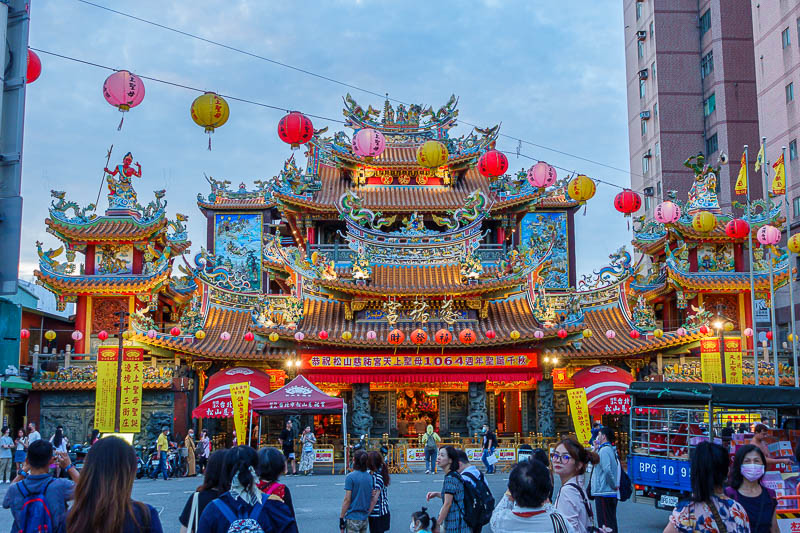 Taiwan-Taipei-Omurice-Night Market - Night market temple.