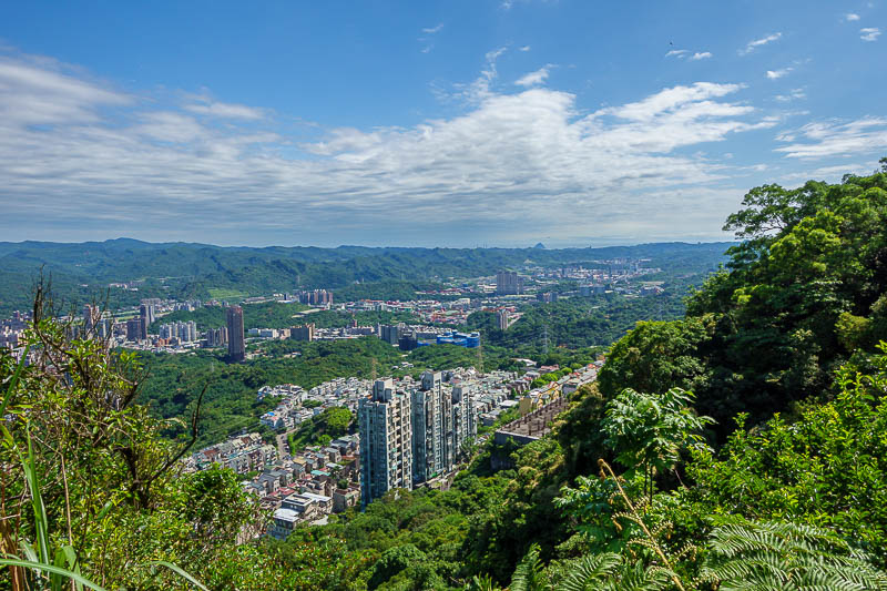 Taiwan-Taipei-Hiking-Dajianshan - Similar view, this will be a theme, a lot of similar view shots today because I was thrilled with the clear sky.