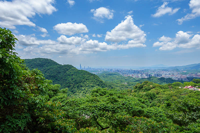 Taiwan-Taipei-Hiking-Dajianshan - One more pic due to the nice fluffy clouds. Thats all for now!