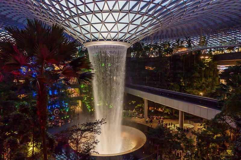 Singapore-Shopping-Airport-Jewel - I ascended for more fountain appreciation.