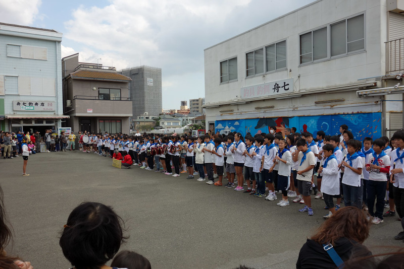 I flew all the way to Tokyo and back for the weekend - I followed this marching recorder ensemble from the station to the sea. I have no idea why they think its a good instrument to learn. Be aware, as soo